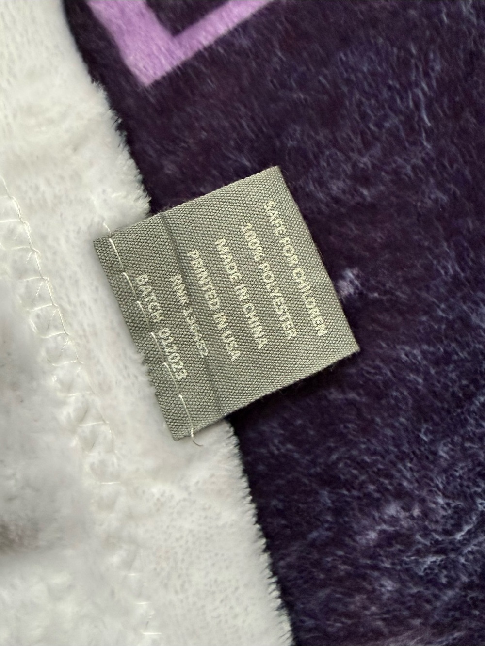 Taylor Swift - Speak Now Taylor’s Version Eras Tour Plush Blanket - Purple - Picture 5 of 6